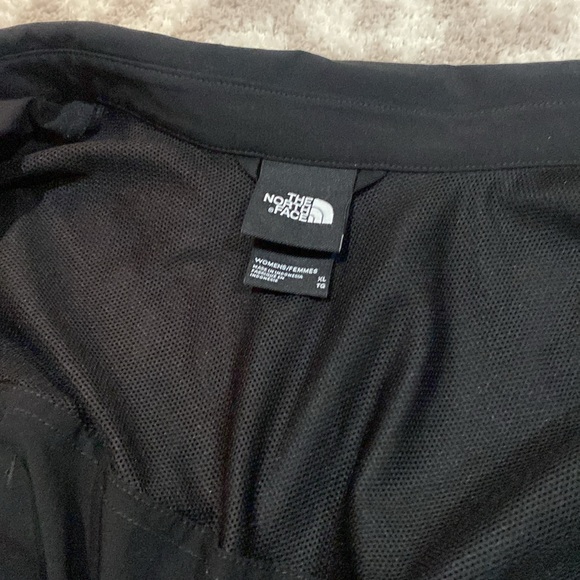 Northface 1st trail UPF button up - Picture 4 of 10